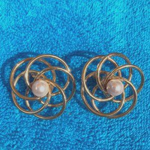 Vintage Gold tone and Pearl Clip Earrings
